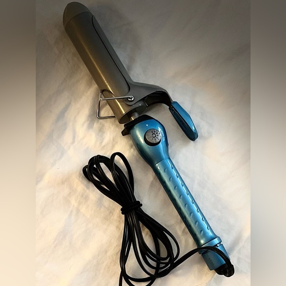 BabylissPro Curling Iron- Like New! - Picture 3 of 4
